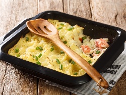 Солен пай с риба сьомга, царевица, грях и картофено пюре - снимка на рецептата Солен пай с риба сьомга, царевица, грях и картофено пюре - снимка на рецептата